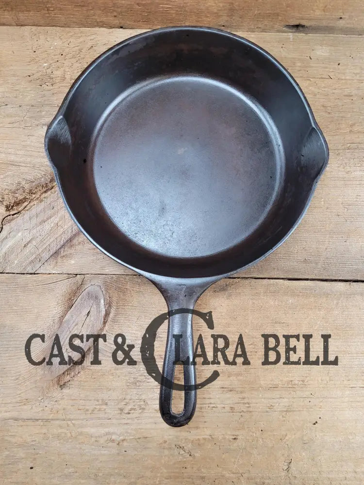 Great Every Day Pan Or First Skillet. 1940S Era Wagner Made Griswold #7 Skillet With Smooth Bottom