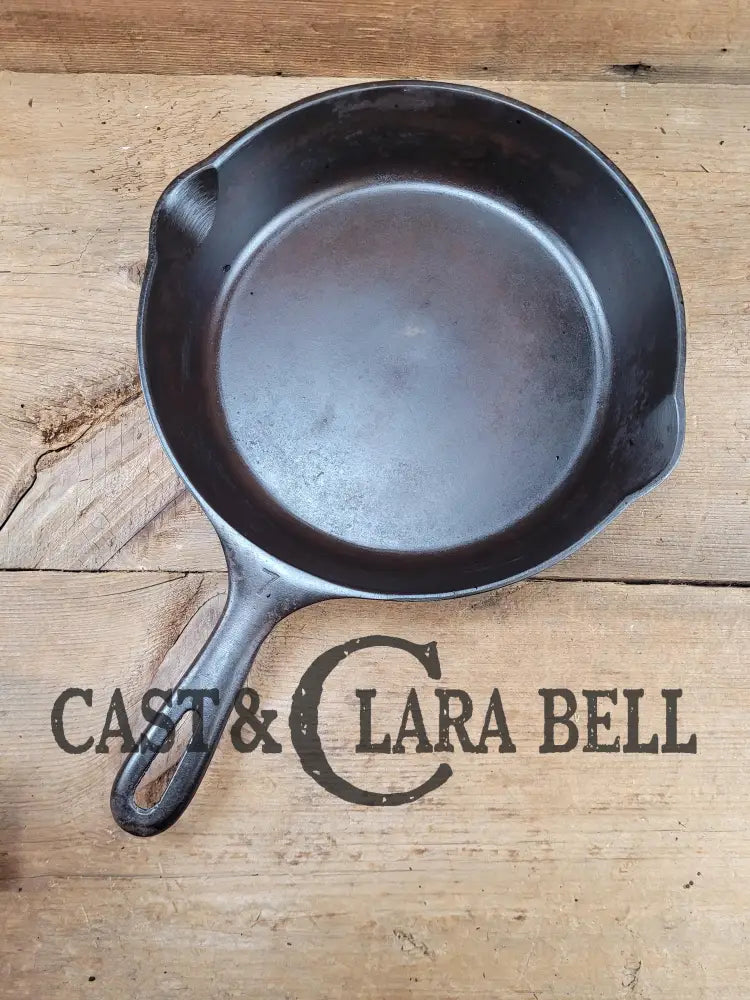 Great Every Day Pan Or First Skillet. 1940S Era Wagner Made Griswold #7 Skillet With Smooth Bottom