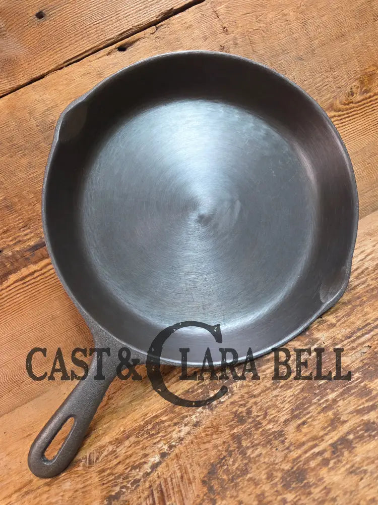 Great every day pan or first skillet. 1960s era WagnerWare ’GHC’ General Housewares #8 Skillet with Smooth Bottom