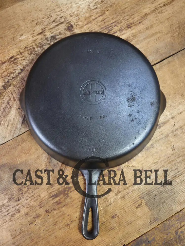 GREAT everyday skillet! Big 1930’s era Griswold #9 Cast Iron Skillet with Small Block Logo 710 Skillet