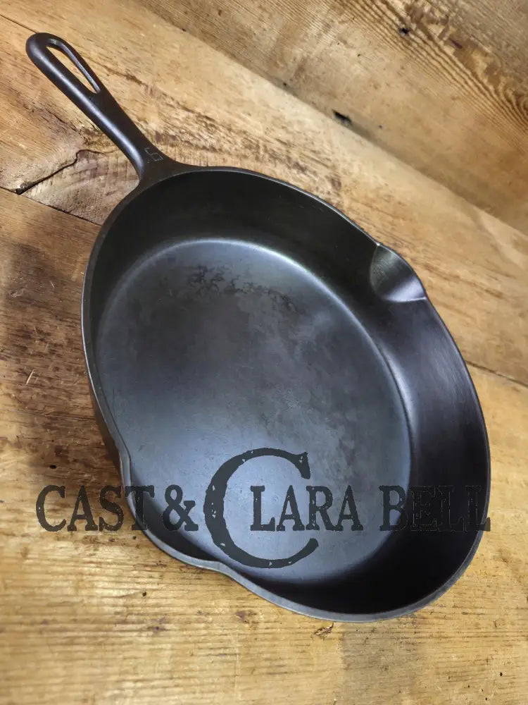GREAT everyday skillet! Big 1930’s era Griswold #9 Cast Iron Skillet with Small Block Logo 710 Skillet