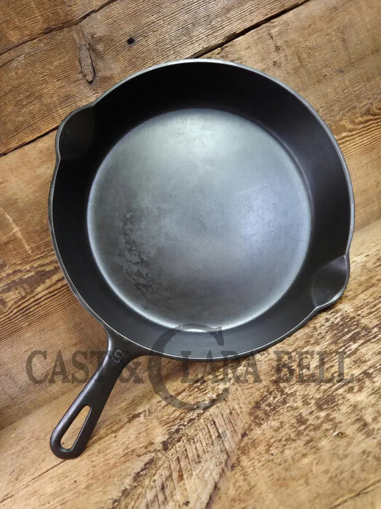 GREAT everyday skillet! Big 1930’s era Griswold #9 Cast Iron Skillet with Small Block Logo 710 Skillet