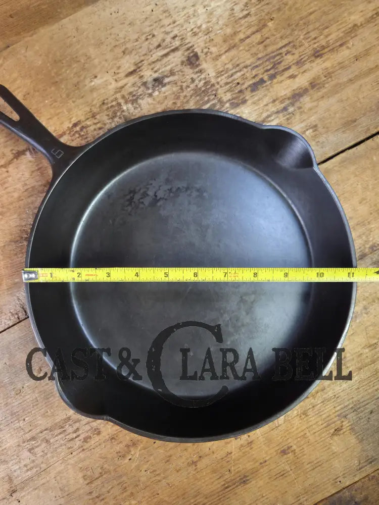 GREAT everyday skillet! Big 1930’s era Griswold #9 Cast Iron Skillet with Small Block Logo 710 Skillet