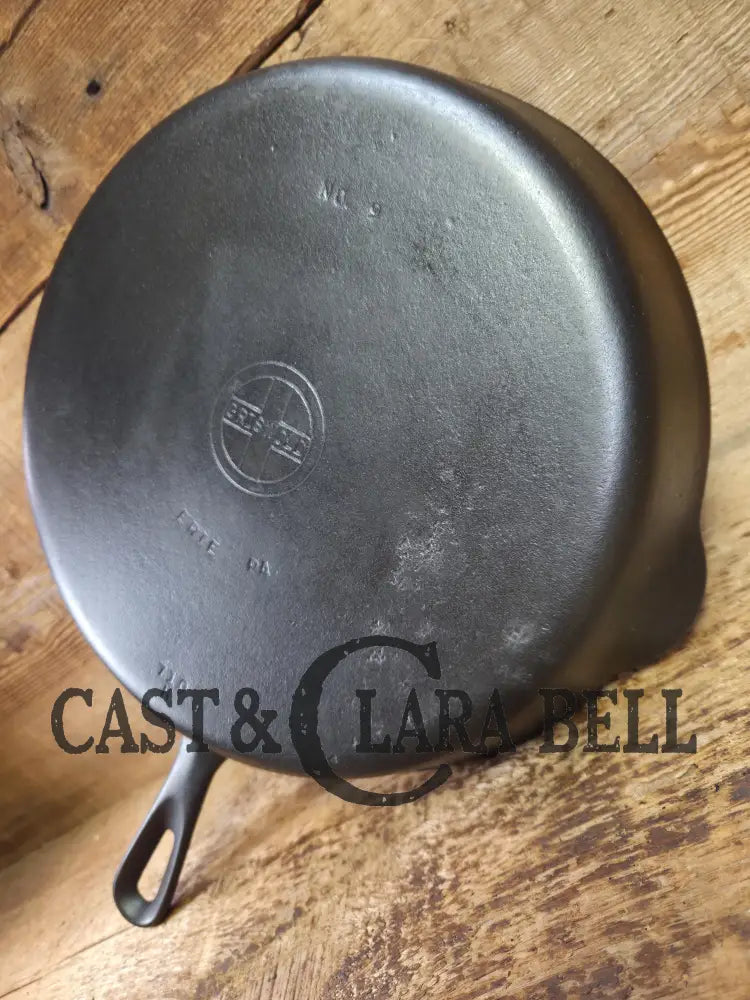 GREAT everyday skillet! Big 1930’s era Griswold #9 Cast Iron Skillet with Small Block Logo 710 Skillet