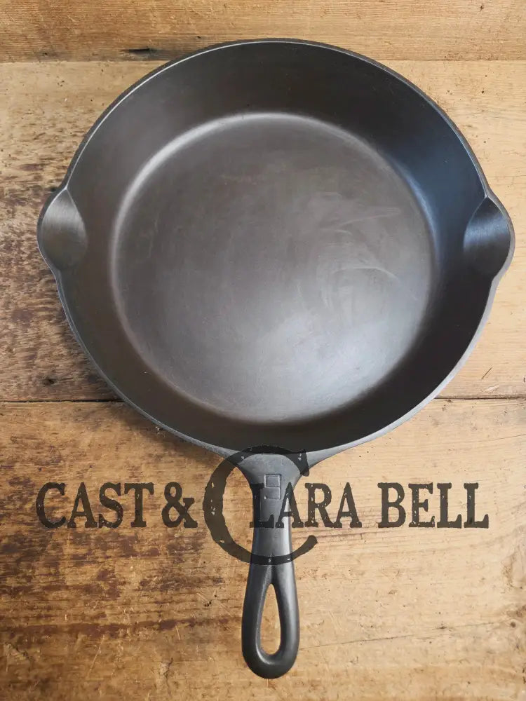 GREAT everyday skillet! Big 1930’s era Griswold #9 Cast Iron Skillet with Small Block Logo 710 Skillet