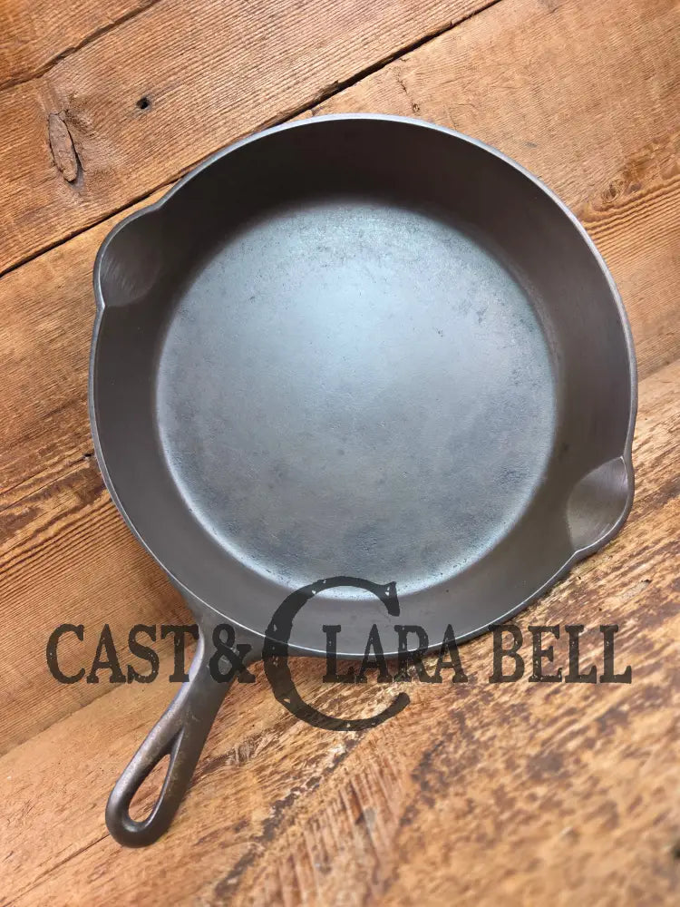 GREAT everyday skillet! Big 1930’s era Griswold #9 Cast Iron Skillet with Small Block Logo 710 Skillet