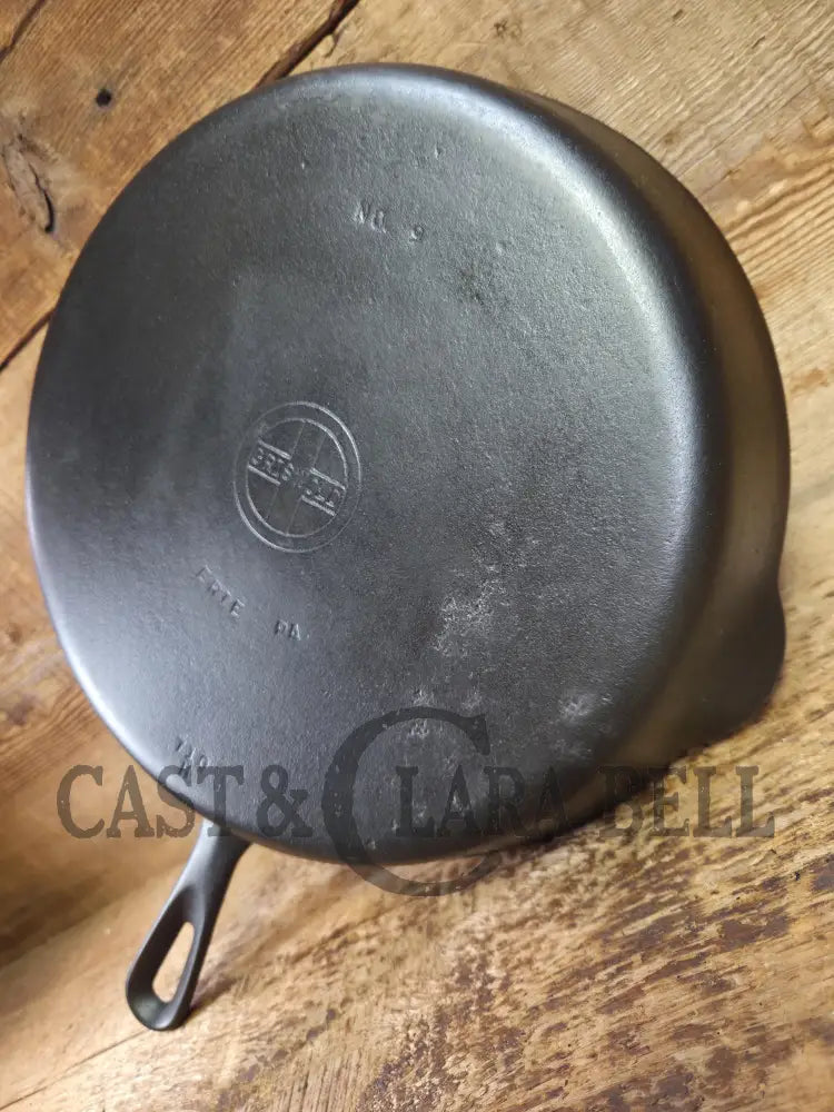 GREAT everyday skillet! Big 1930’s era Griswold #9 Cast Iron Skillet with Small Block Logo 710 Skillet