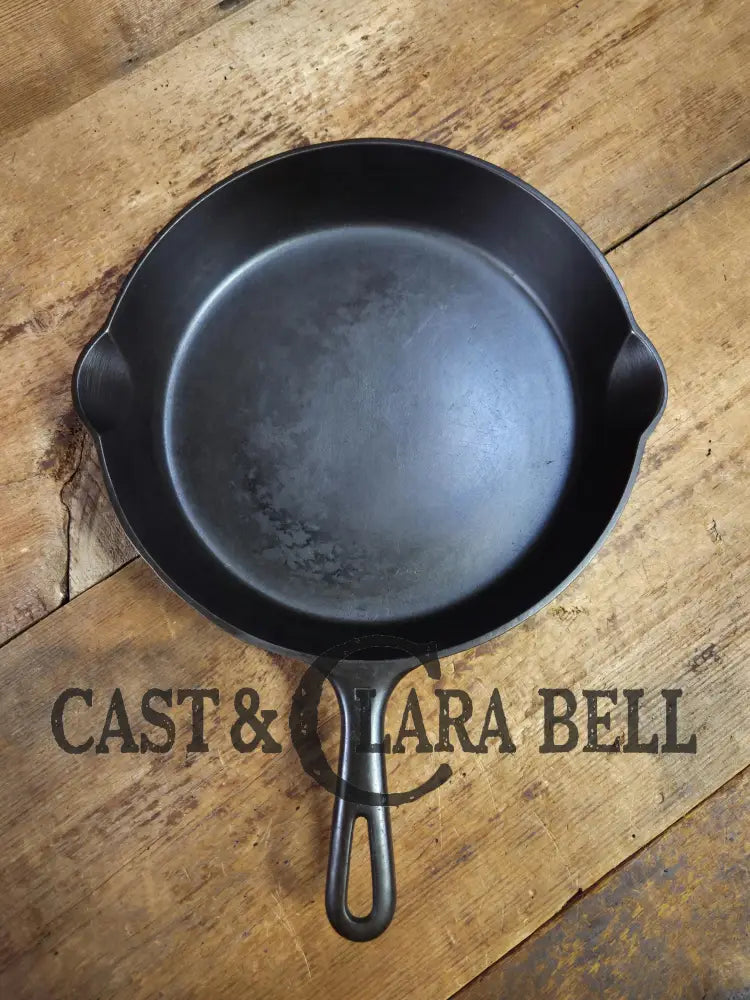 GREAT everyday skillet! Big 1930’s era Griswold #9 Cast Iron Skillet with Small Block Logo 710 Skillet
