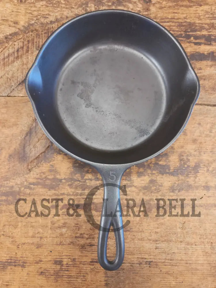 Great first pan! 1930’s Wagner #5 Skillet with Stylized Logo 1055 - Skillet