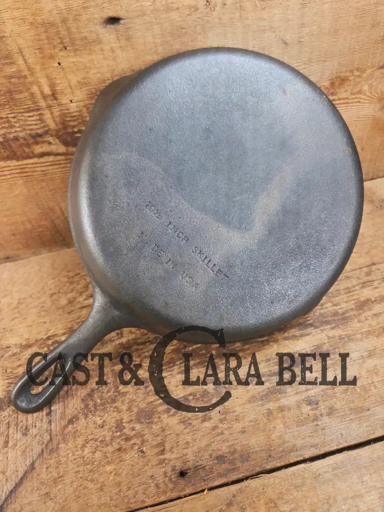 Great first pan! 1940βs Wagner #8 Cast Iron Skillet 10 1/2 inch Skillet Skillet