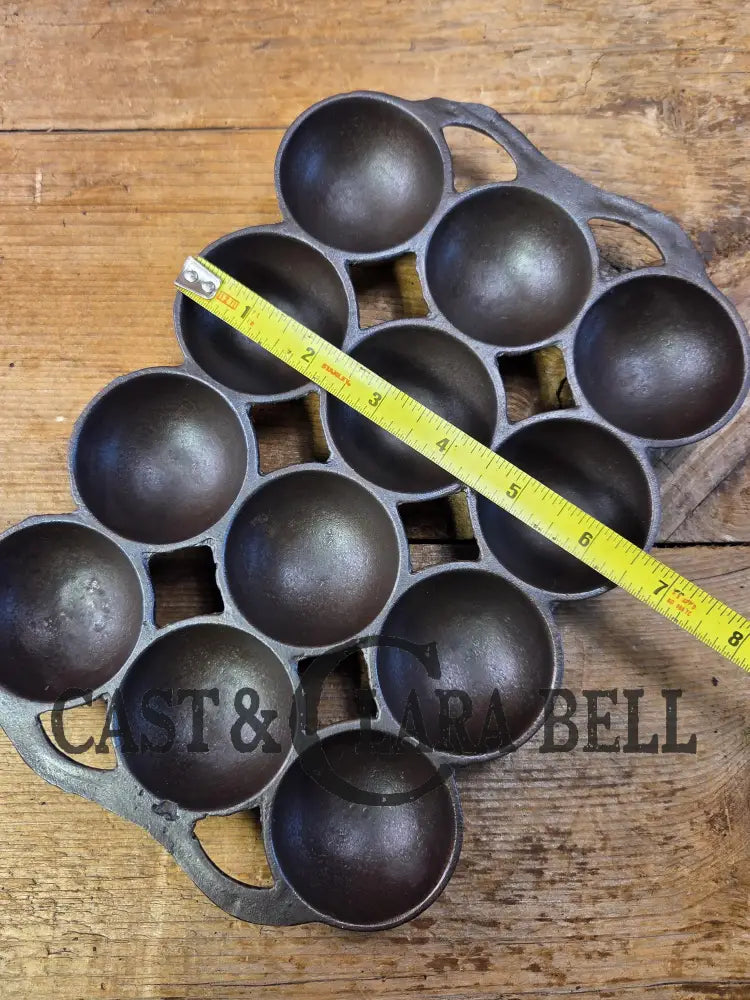 Great gift! 1930βs #9 Wagner βgolf ballβ brownie pan. Open air design gorgeous!