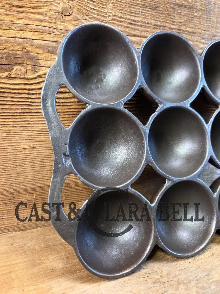 Great gift! 1930’s #9 Wagner ’golf ball’ brownie pan. Open air design gorgeous!