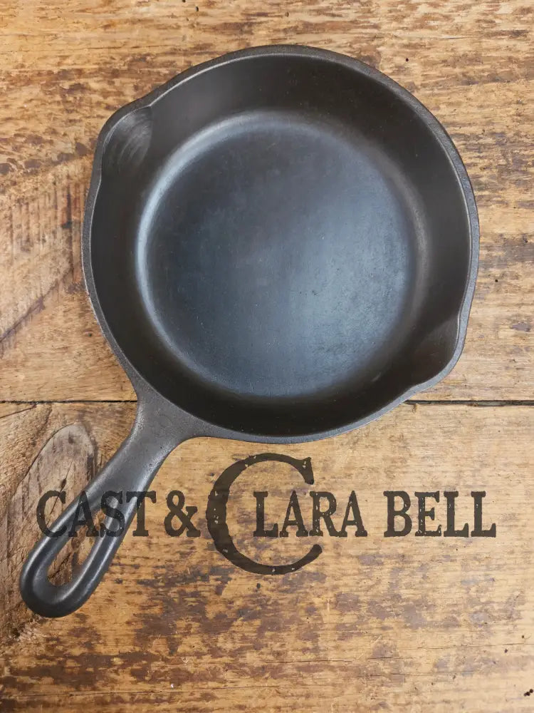 Great Gift! 1930βs Wagner Ware #3 Cast Iron Egg Skillet 1053 Q. Great skillet for kids and for quick small plates