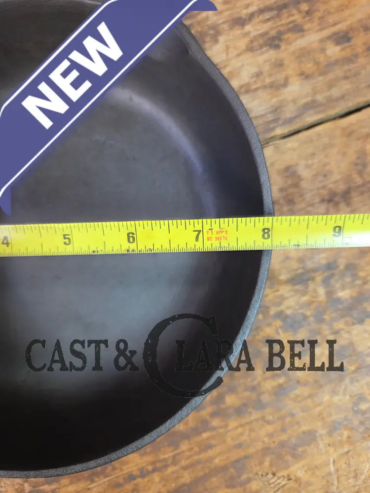 Great gift! 1950’s Era Stylized Wagner #5 Cast Iron Skillet 8 Inches Great Saute pan! - Skillet