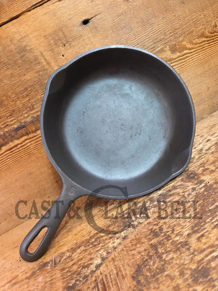 Great gift! 1950’s Era Stylized Wagner #5 Cast Iron Skillet 8 Inches Great Saute pan! - Skillet