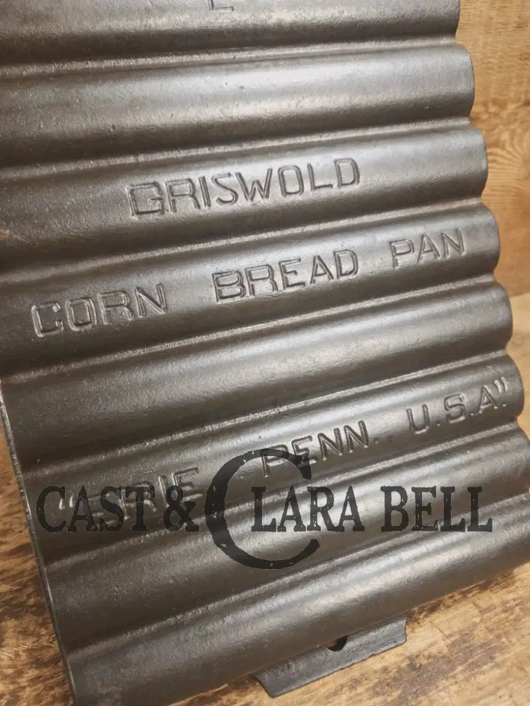 Great gift idea! 1930’s Griswold No. 22 Corn Bread Pan Erie PA USA 954 E Bakeware