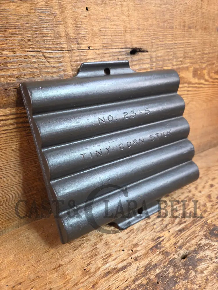 Great gift idea! 1930βs unknown No. 23 βTiny Corn Stickβ pan Bakeware