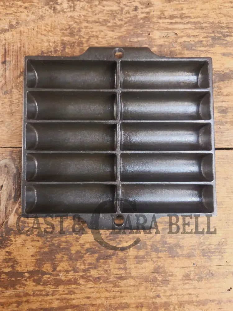 Great gift idea! 1930βs unknown No. 23 βTiny Corn Stickβ pan Bakeware