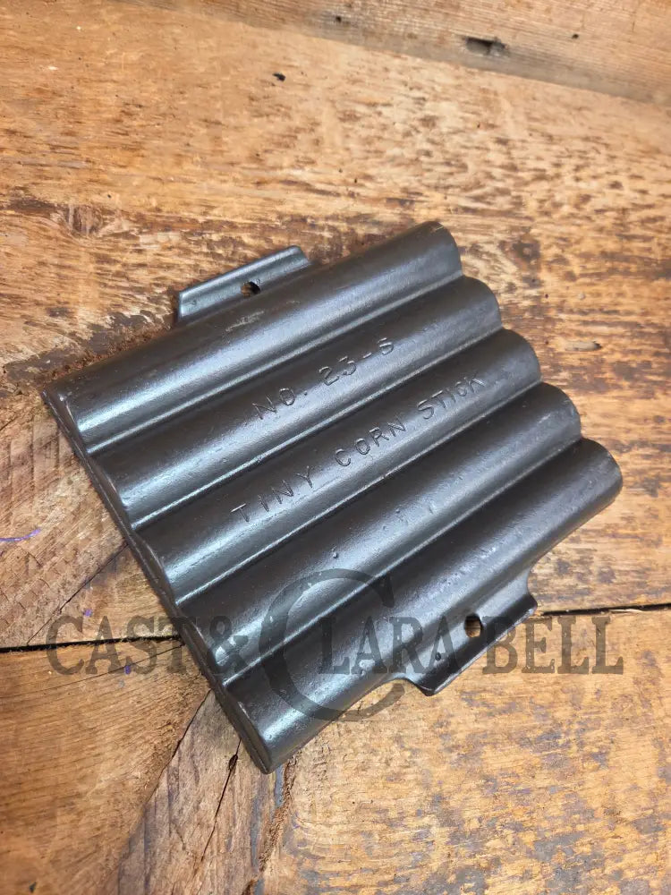Great gift idea! 1930βs unknown No. 23 βTiny Corn Stickβ pan Bakeware