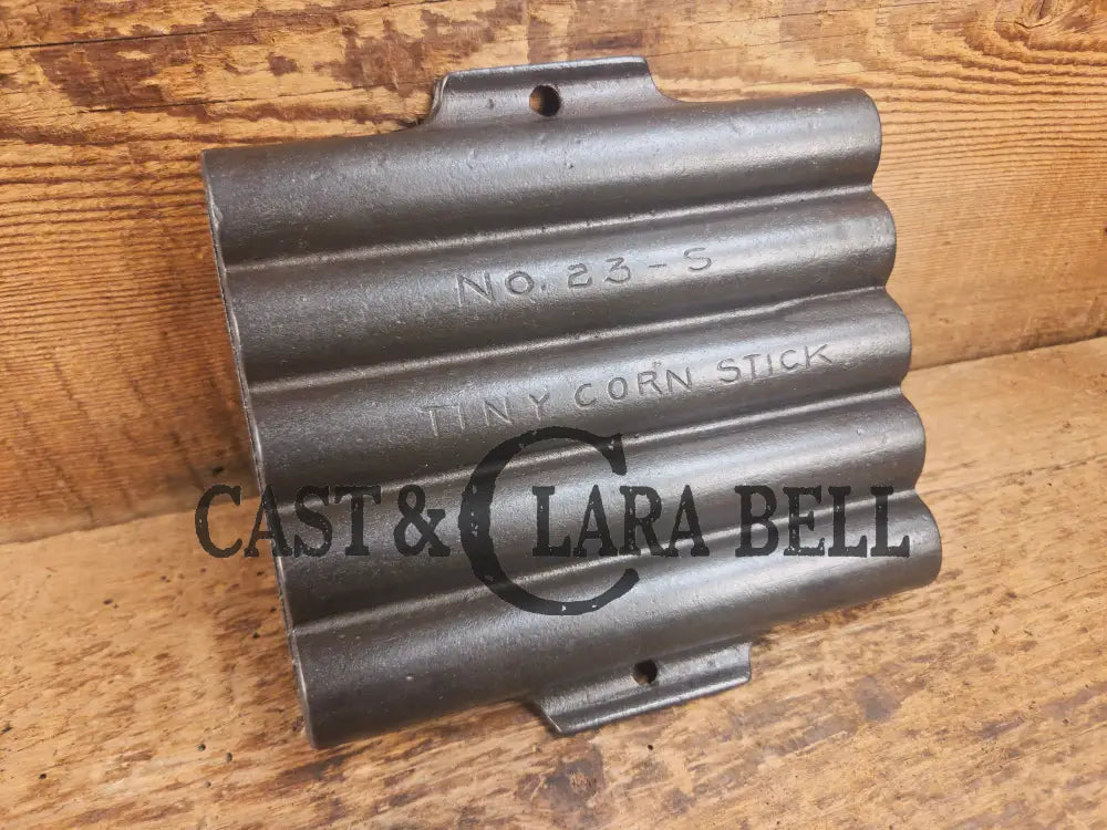 Great gift idea! 1930’s unknown No. 23 ’Tiny Corn Stick’ pan Bakeware
