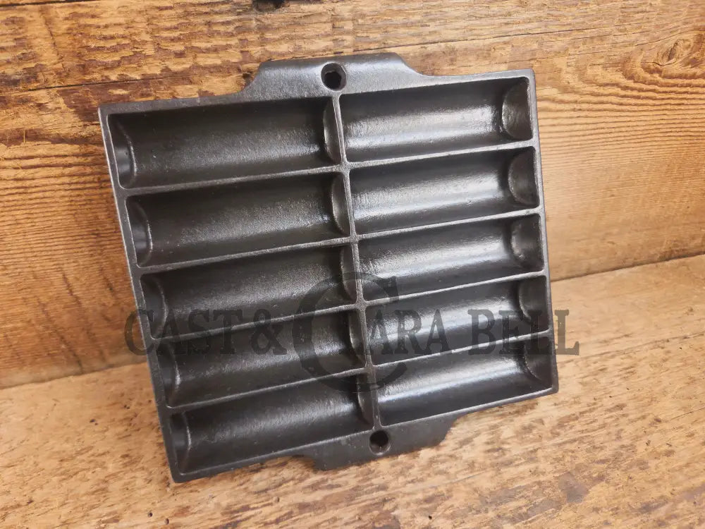 Great gift idea! 1930βs unknown No. 23 βTiny Corn Stickβ pan Bakeware