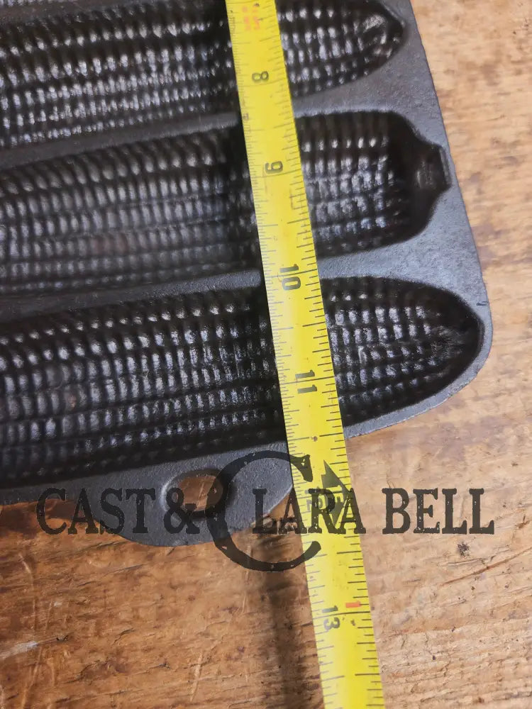 GREAT gift idea! 1930βs Wagner Krusty Korn Kob Junior Stick Pan #1319 C. Makes wonderful bread sticks & cornbread!