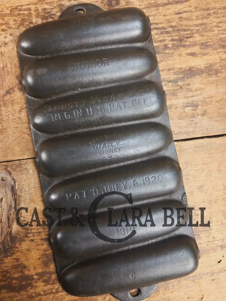 GREAT gift idea! 1930βs Wagner Krusty Korn Kob Junior Stick Pan #1319 C. Makes wonderful bread sticks & cornbread!