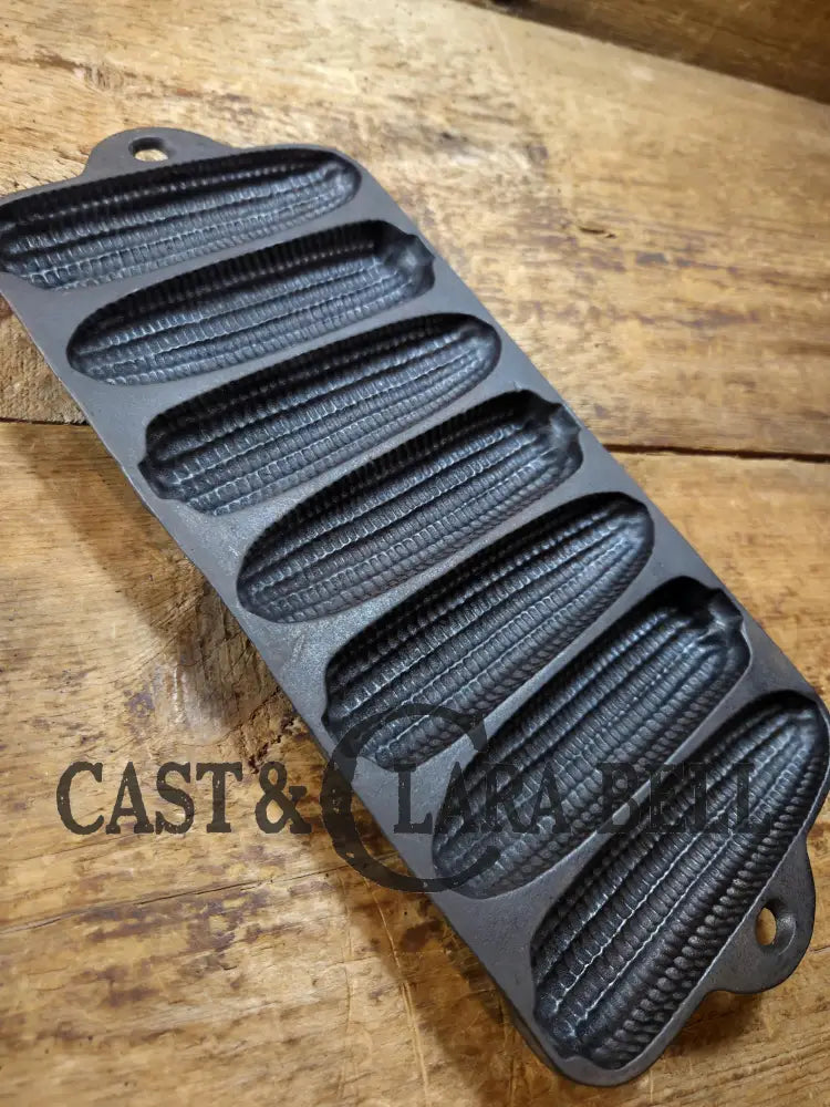 GREAT gift idea! 1930βs Wagner Krusty Korn Kob Junior Stick Pan #1319. Makes wonderful bread sticks & cornbread! SC24