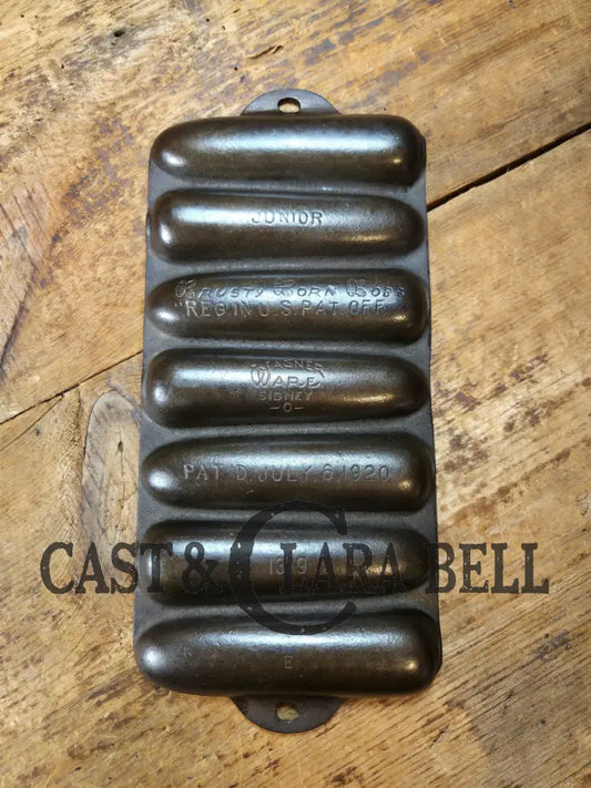 GREAT gift idea! 1930βs Wagner Krusty Korn Kob Junior Stick Pan #1319. Makes wonderful bread sticks & cornbread! SC24