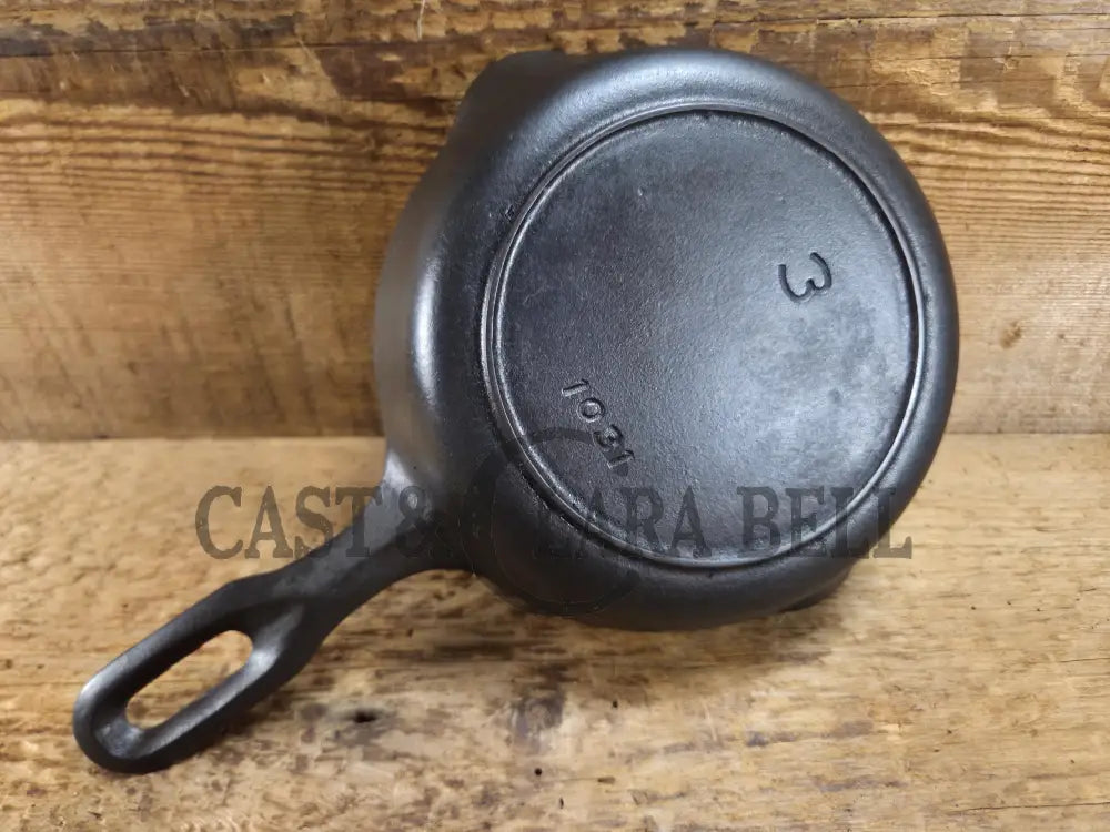Great gift idea! 1940βs Griswold Iron Mountain #3 Cast Iron Egg Skillet with Heat Ring 1031 Skillet