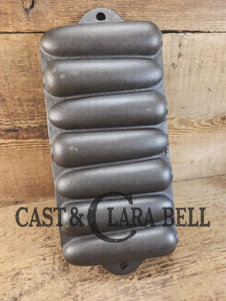 GREAT gift idea! 1950’s Wagner Ware Corn Pone gem pan. Makes wonderful bread sticks & cornbread! SC24 Bakeware