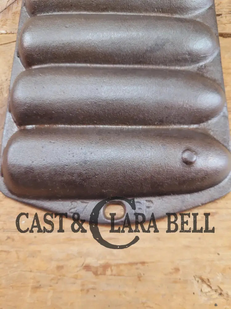 Great Gift Idea! Mid 1900’S Lodge Cornstick ’Corn Pone’ Gem Pan. Makes Wonderful Bread Sticks