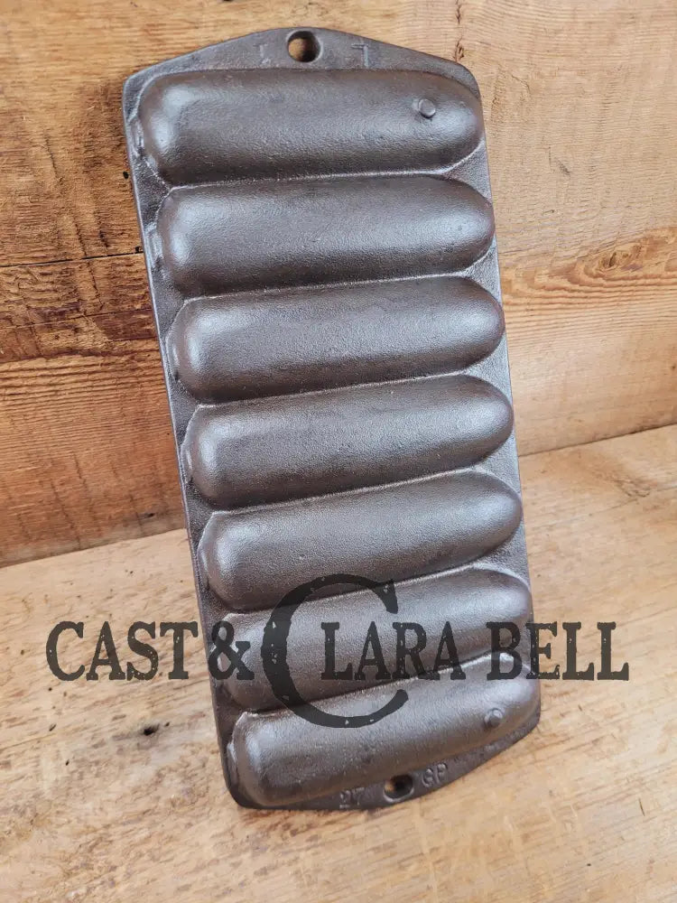 Great Gift Idea! Mid 1900’S Lodge Cornstick ’Corn Pone’ Gem Pan. Makes Wonderful Bread Sticks