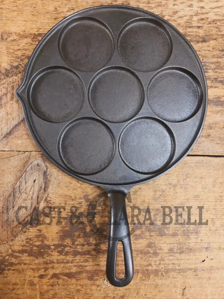 GREAT gift idea! Wagner made Griswold No. 34 Cast Iron Plett Pan with Small Block Logo Skillet