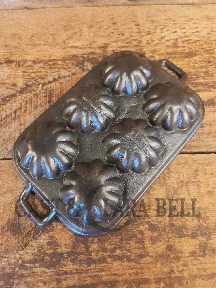 Great gift! Pre 1900βs closed frame Antique Gate-Marked #10 Turks Head Pan - Bakeware