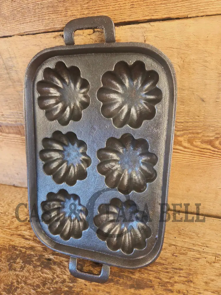 Great gift! Pre 1900’s closed frame Antique Gate-Marked #10 Turks Head Pan - Bakeware