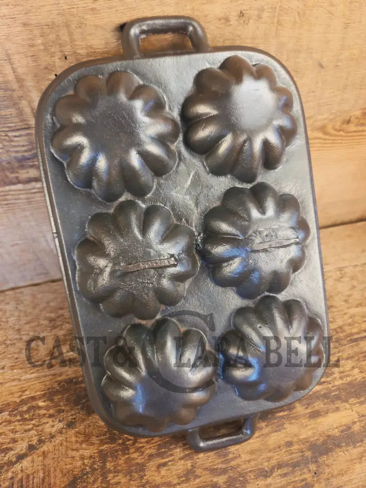 Great gift! Pre 1900βs closed frame Antique Gate-Marked #10 Turks Head Pan - Bakeware
