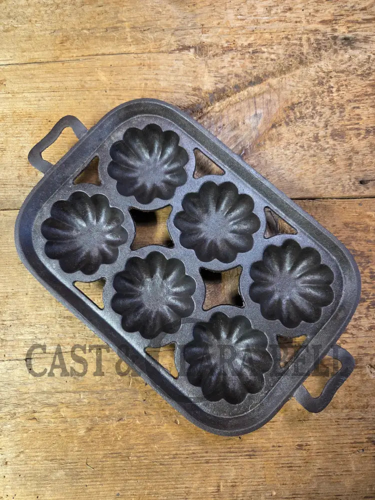 Great gift! Pre 1900’s Unmarked Antique Gate-Marked #10 Turks Head Pan 6 Cup