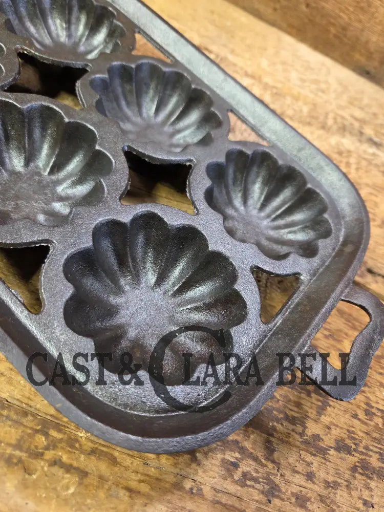 Great gift! Pre 1900βs Unmarked Antique Gate-Marked #10 Turks Head Pan 6 Cup