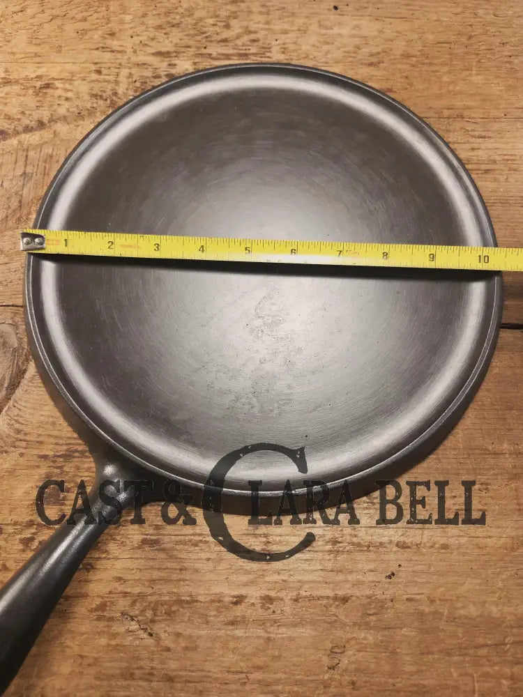 Great price! 1920’s Griswold #9 Round Griddle with Block Logo ERIE 739 sulfur pitting on bottom GORGEOUS on top!