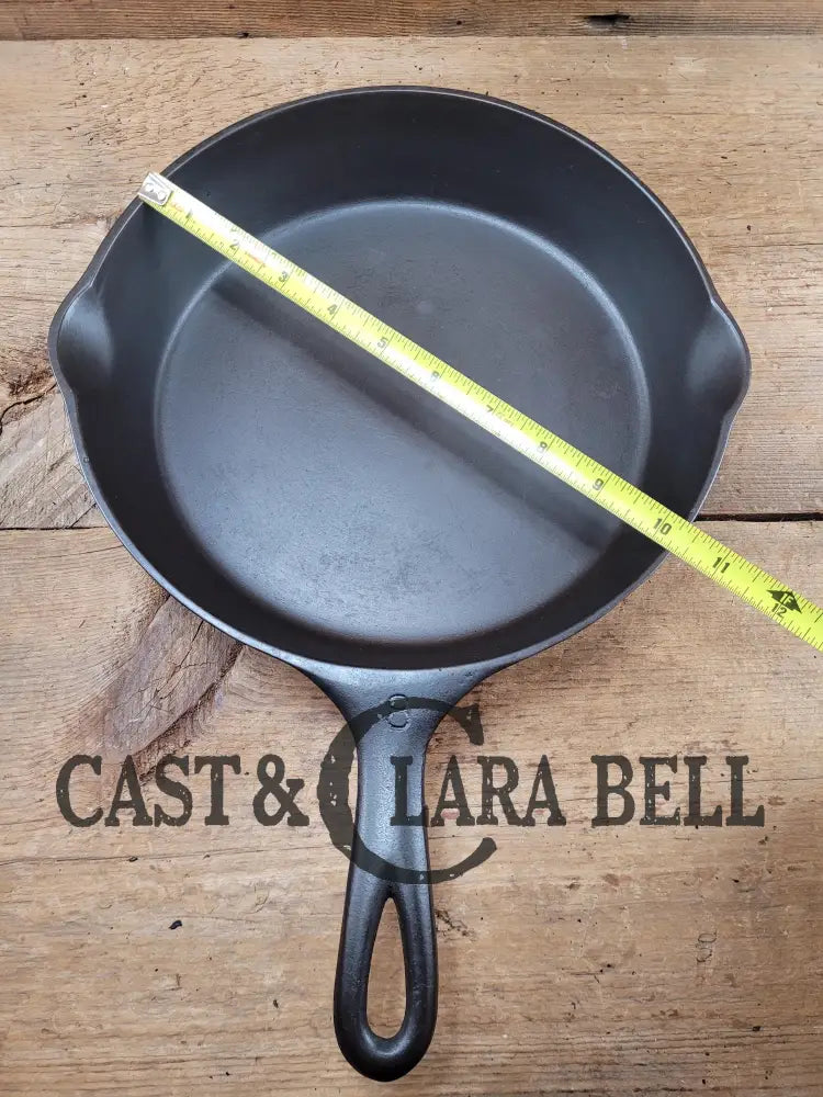 Great Price! Daily User 1920’S Era Wagner #8 Skillet With Heat Ring. Some Pitting On Surface But