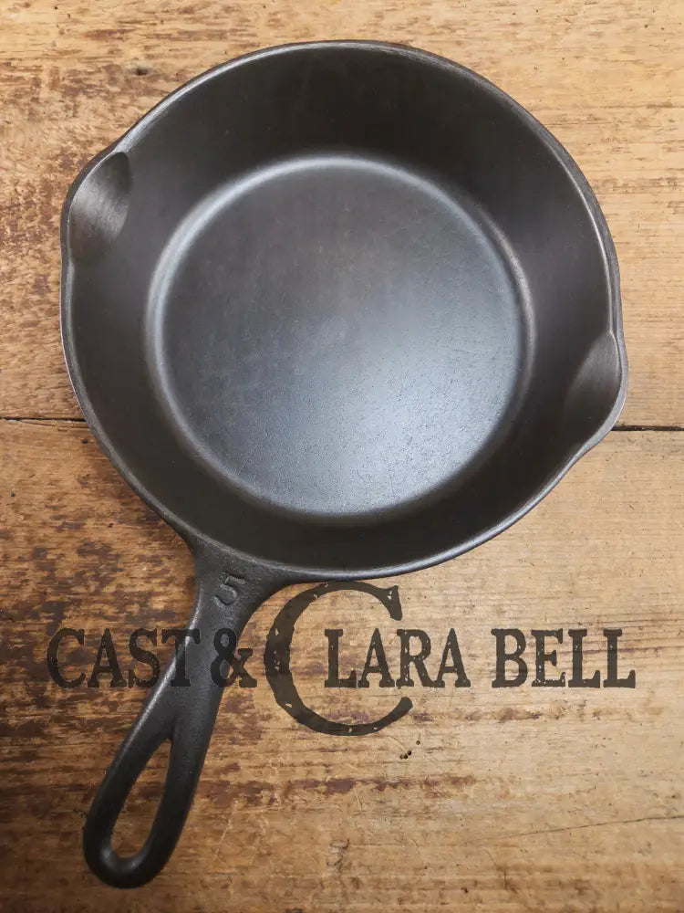 Great Saute pan! 1930βs Wagner #5 Skillet with Stylized Logo 1055 A. Awesome everyday skillet! Skillet