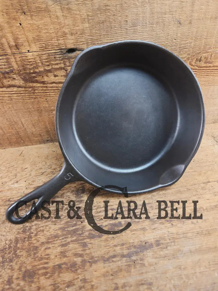 Great Saute pan! 1930βs Wagner #5 Skillet with Stylized Logo 1055 A. Awesome everyday skillet! Skillet