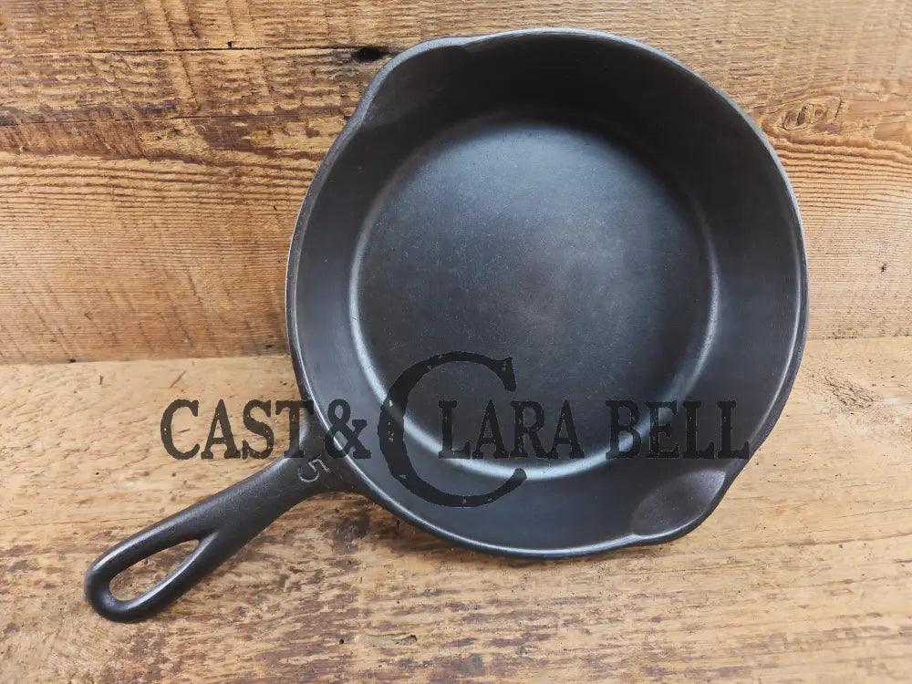 Great Saute pan! 1930βs Wagner #5 Skillet with Stylized Logo 1055 A. Awesome everyday skillet! Skillet