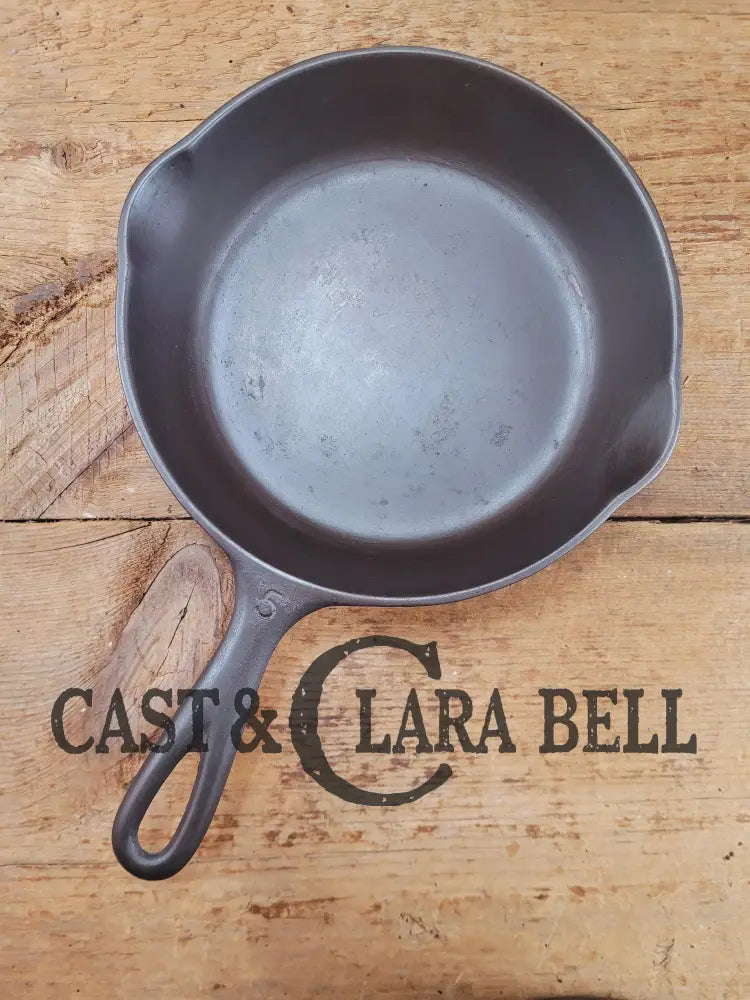 Great Saute Pan! 1930โS Wagner #5 Skillet With Stylized Logo 1055. Awesome Everyday Skillet!
