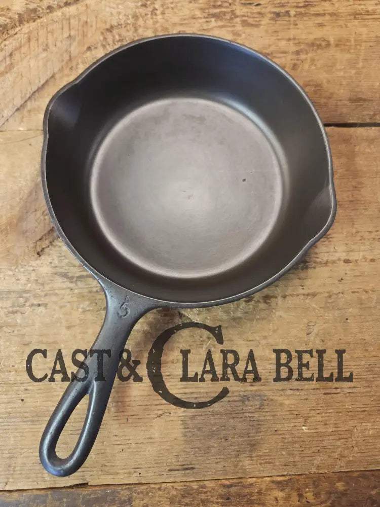 Great Saute pan! 1930’s Wagner #5 Skillet with Stylized Logo 1055. Awesome everyday skillet! Skillet