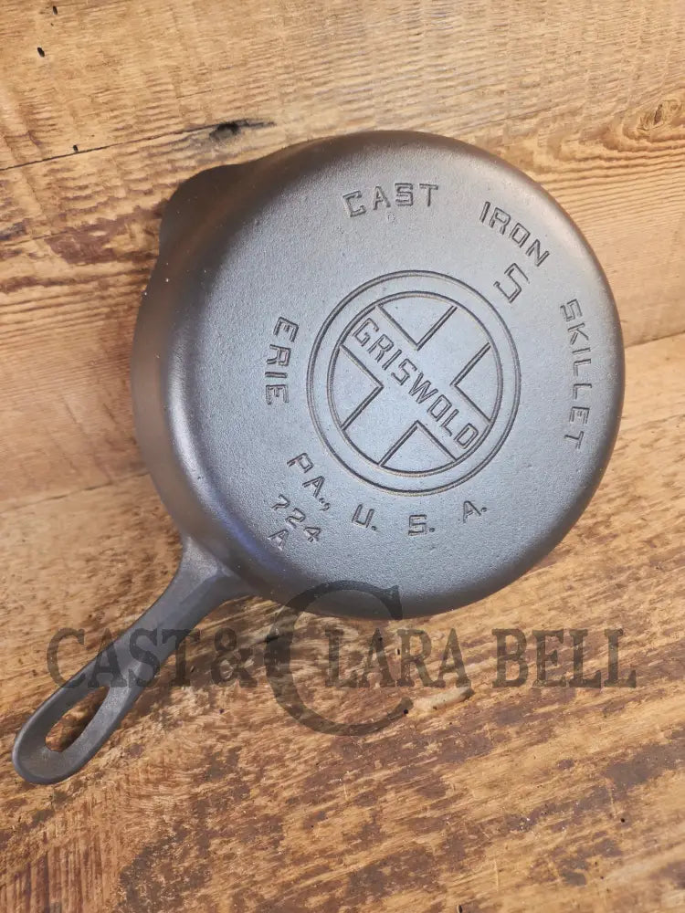 1930’s Griswold #5 Cast Iron Skillet with Large Block Logo and Smooth Bottom 724 A. Awesome sauté skillet! - Skillet