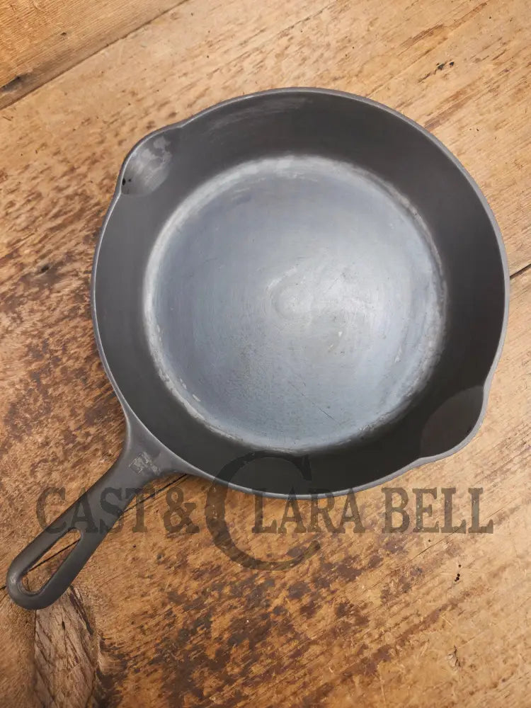 1940βs Griswold #6 Cast Iron Skillet with Small Block Logo and Smooth Bottom 699 Y Skillet