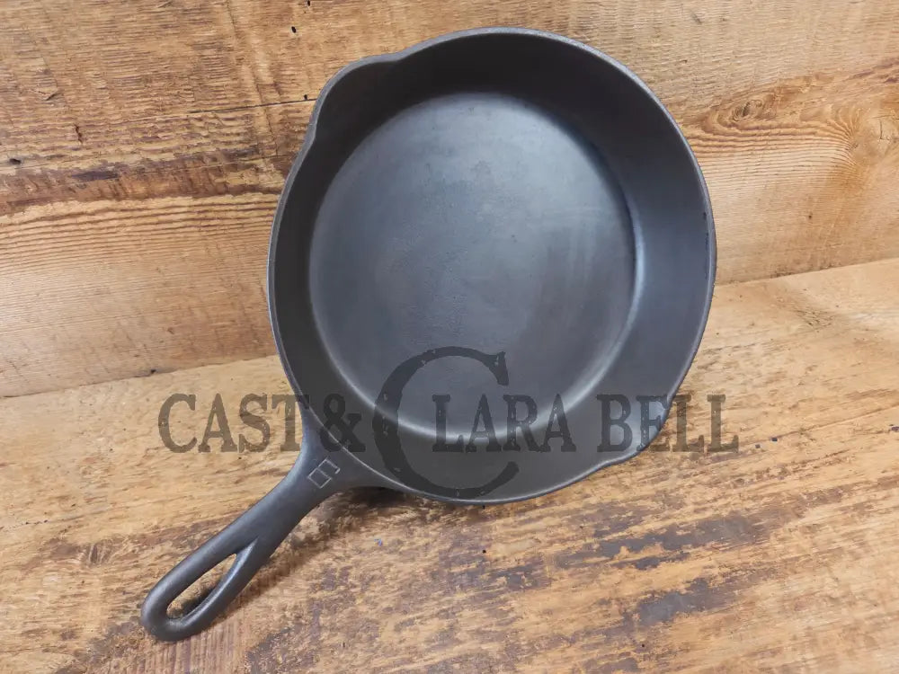 Griswold #7 Skillet with Large Block Logo and Smooth Bottom 701 D - Skillet
