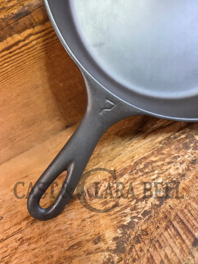 Griswold #7 Skillet with Large Block Logo and Smooth Bottom 701 B Early Handle - Skillet